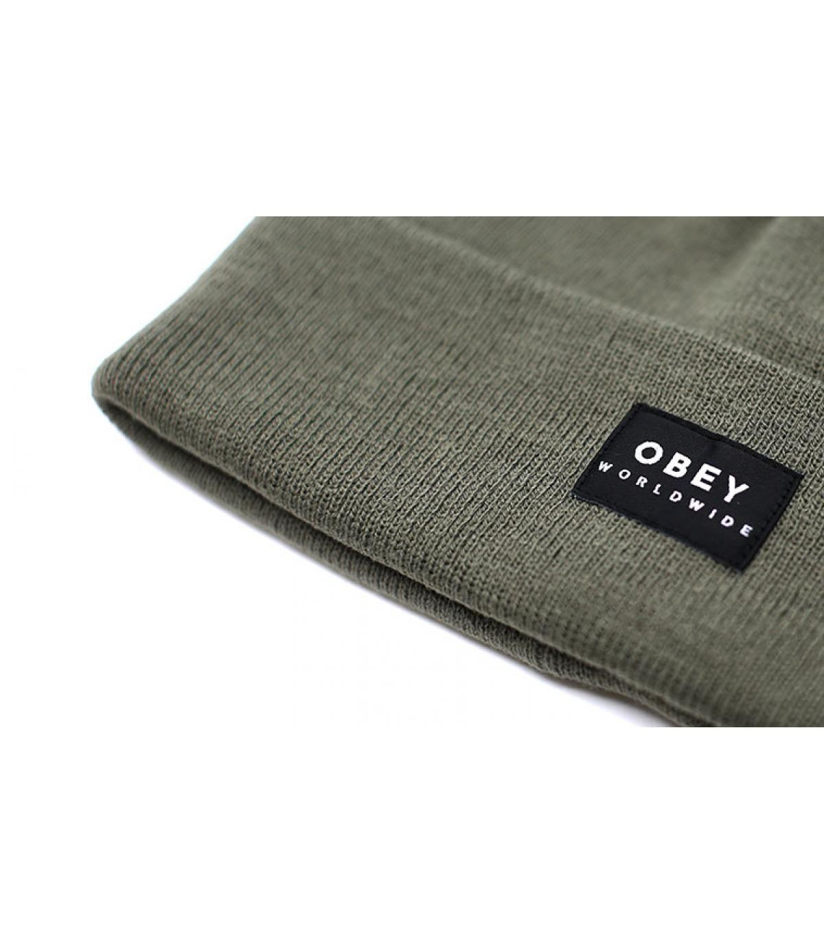 gorro verde solapa Obey